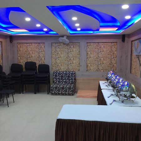 Hotel Central Park Музафарпур Екстериор снимка
