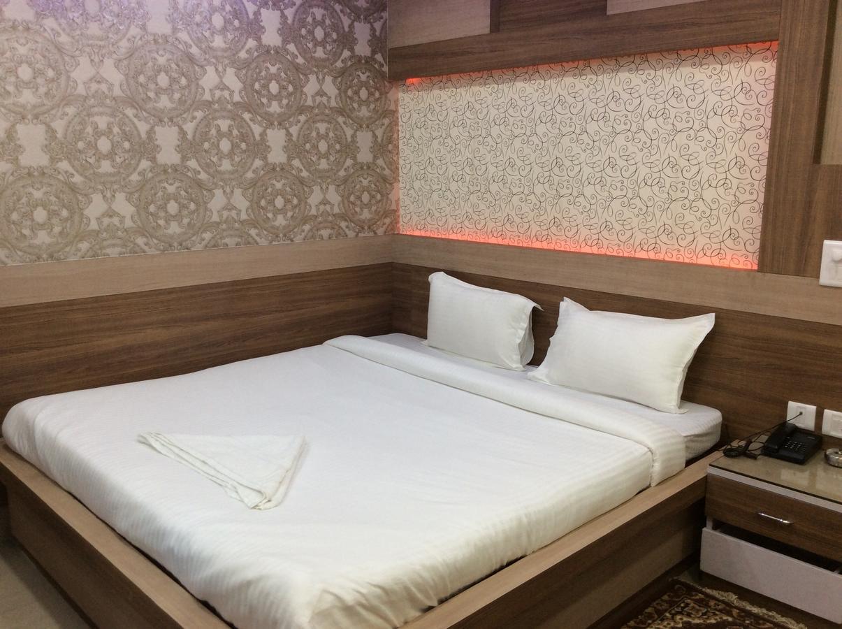 Hotel Central Park Музафарпур Екстериор снимка